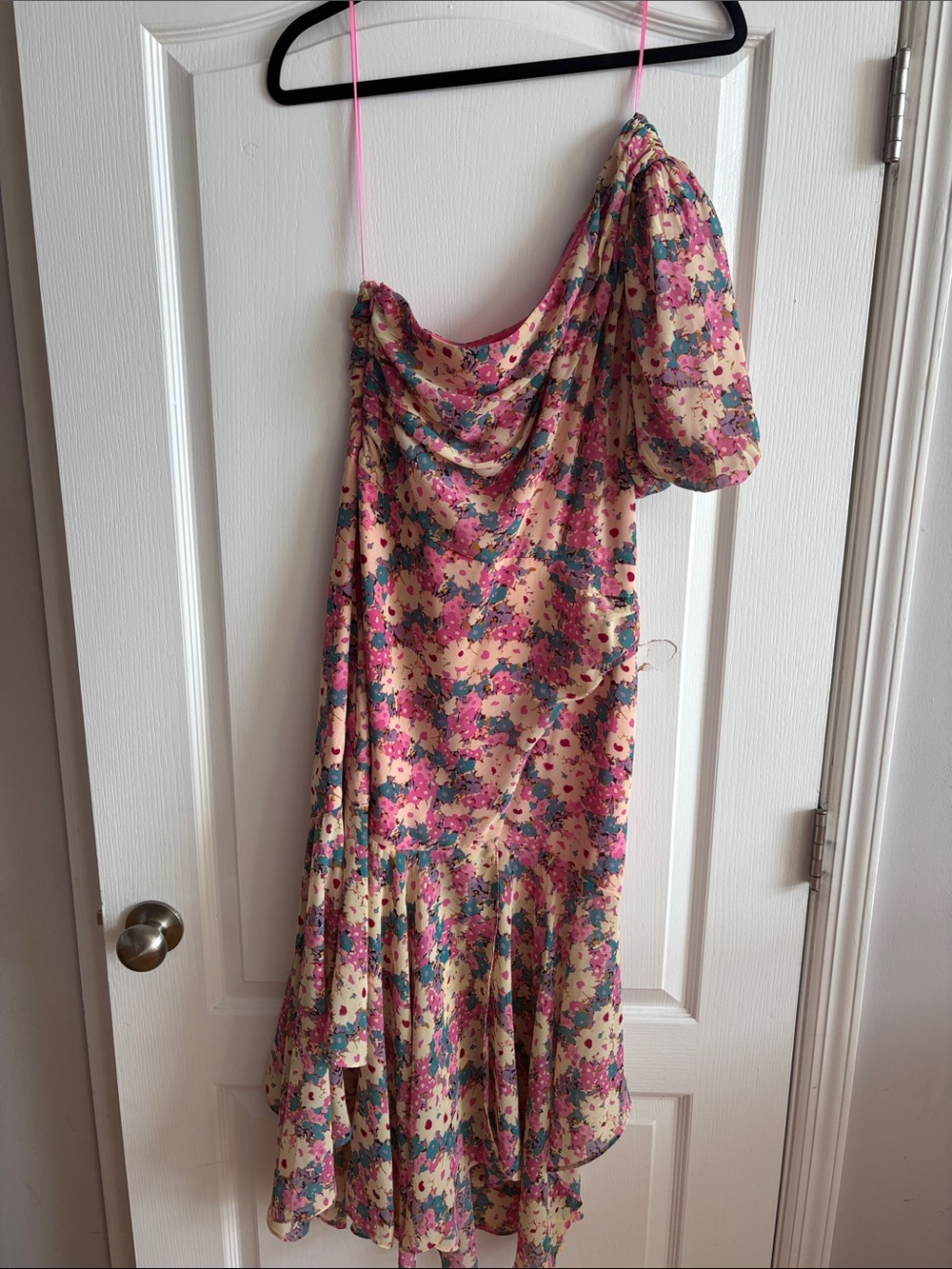 Astr One-Shoulder Floral Midi Dress in Pink and Cream